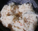 A picture of step 4 of Schezwan Rava Balls.