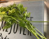 Une image de l'étape 4 de Salade de feuille de chêne à la feta et persil.