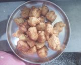 A picture of step 4 of Dahi bhalla.