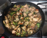 Foto del paso 8 de la receta: Wok de pollo con quinoa