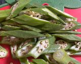 A picture of step 1 of Okra and panner masala (bhindi & panner).