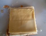 Une image de l'étape 1 de Roules de pain de mie au fromage et merguez.
