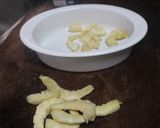 Foto del paso 3 de la receta: Ensalada de dátiles y gambas