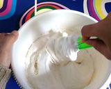 Foto langkah ke 3 dari resep Bolu Kukus Pelangi (Putih Telur)Lembutnya Super😋.