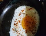 A picture of step 2 of 3 spice Half fry Egg.