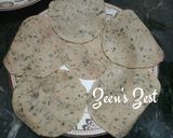 A picture of step 2 of Kasuri Methi Pooris.