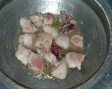 A picture of step 1 of Chicken qorma.