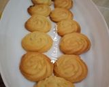 A picture of step 6 of Butter swirl cookies.