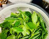 A picture of step 5 of Vietnamese Chicken Pho (Phở gà tre).