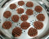 Foto langkah ke 3 dari resep Kuker Chocolatos No Oven.