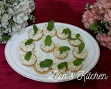 A picture of step 3 of Herbed Labneh Canapes.
