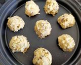A picture of step 4 of Classic Choco Chips Cookies.