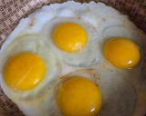 Foto del paso 4 de la receta: Huevos a la sal de pimentones 🥚 sal de paprika, pimentón ahumado y picante 🌶️