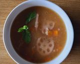 A picture of step 5 of Lotus stem soup.