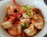 รูปขั้นตอนการทำที่ 2 ของ กุ้งผัดพริกไทยดำ