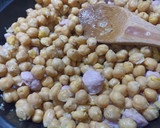 Foto del paso 1 de la receta: Garbanzos con tomate y salchichas