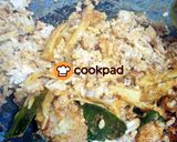 รูปขั้นตอนการทำที่ 4 ของ ผัดพริกแกงไก่ใส้หนอไม้ / ข้าวผัดพริกแกง