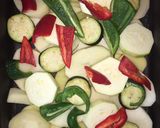 Foto del paso 4 de la receta Lomo de cerdo con patatas y verduras al horno🍆