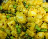 मटर आलू (Matar aloo recipe in Hindi) रेसिपी चरण 1 फोटो