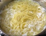 A picture of step 1 of Aglio e Olio Spaghetti.