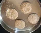A picture of step 2 of Semolina cutlet.