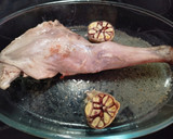 Foto del paso 5 de la receta: Paletilla de cordero lechal al horno