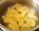 Foto del paso 1 de la receta: Pollo a la mostaza con papas doradas