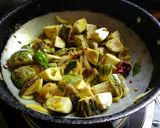 A picture of step 3 of Vankaya vepudu (brinjal stir fry).