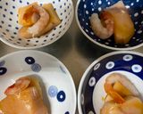 A picture of step 4 of Japanese Steamed Fish and Shrimp with Radish.