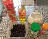 Foto del paso 1 de la receta: Escalopines o filetes finos de ternera con habitas y salsa de arándanos