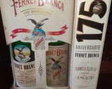 Foto del paso 1 de la receta: Fernet Branca, la bebida que en Argentina 🇦🇷 se toma con Coca-Cola Receta Popular Argentina 🇦🇷
