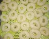 Foto langkah ke 5 dari resep Donat simpel pasti jadi.