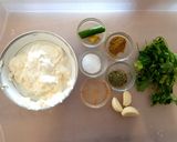 A picture of step 1 of Kebap yogurt sauce.