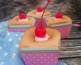 Foto langkah ke 9 dari resep Strawberry Hokkaido Chiffon Cupcake.