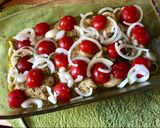Paradicsomos-mozzarellás csirkemell recept fázis 2 fotója