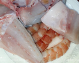 Foto del paso 1 de la receta: All y pebre de lubina con espárragos 😋😋👏👏👏👏