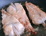 Hình bước làm 2 của món Cá Thầy Tu (Monkfish) Chiên Kèm Bún Tàu Xào Tương Hột