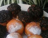 Foto langkah ke 9 dari resep Donat Ala ibu Restu.