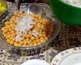 A picture of step 1 of Yummy chola chat.