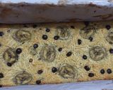 Foto langkah ke 4 dari resep Banana Cake Siram Coklat.