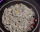 Foto del paso 6 de la receta: Pasta negra con gulas y langostinos
