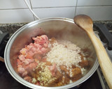 Foto del paso 4 de la receta: Patatas guisadas con costillas y garbanzos