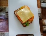 Gambar langkah 1 resipi Chicken Slice Sandwich.