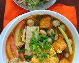 A picture of step 8 of Vegetarian Bún Riêu.