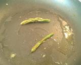 Foto del paso 7 de la receta Tortilla de espárragos silvestres y calabacín