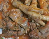 Foto del paso 2 de la receta: Patitas de pollo con mollejas