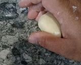 Foto langkah ke 2 dari resep Donat irit no telur no susu.
