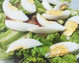 Hình bước làm 3 của món Xà lách trộn trứng
