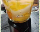A picture of step 1 of Mango shake.