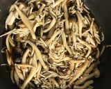 Foto del paso 3 de la receta: Salsa de hongos para bistec